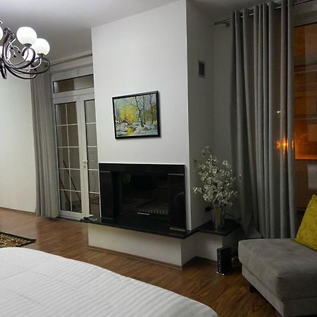 North Star Hostel Shkodër Екстериор снимка