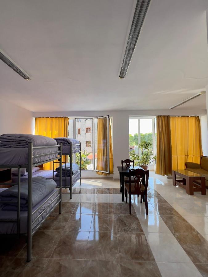 North Star Hostel Shkodër Екстериор снимка