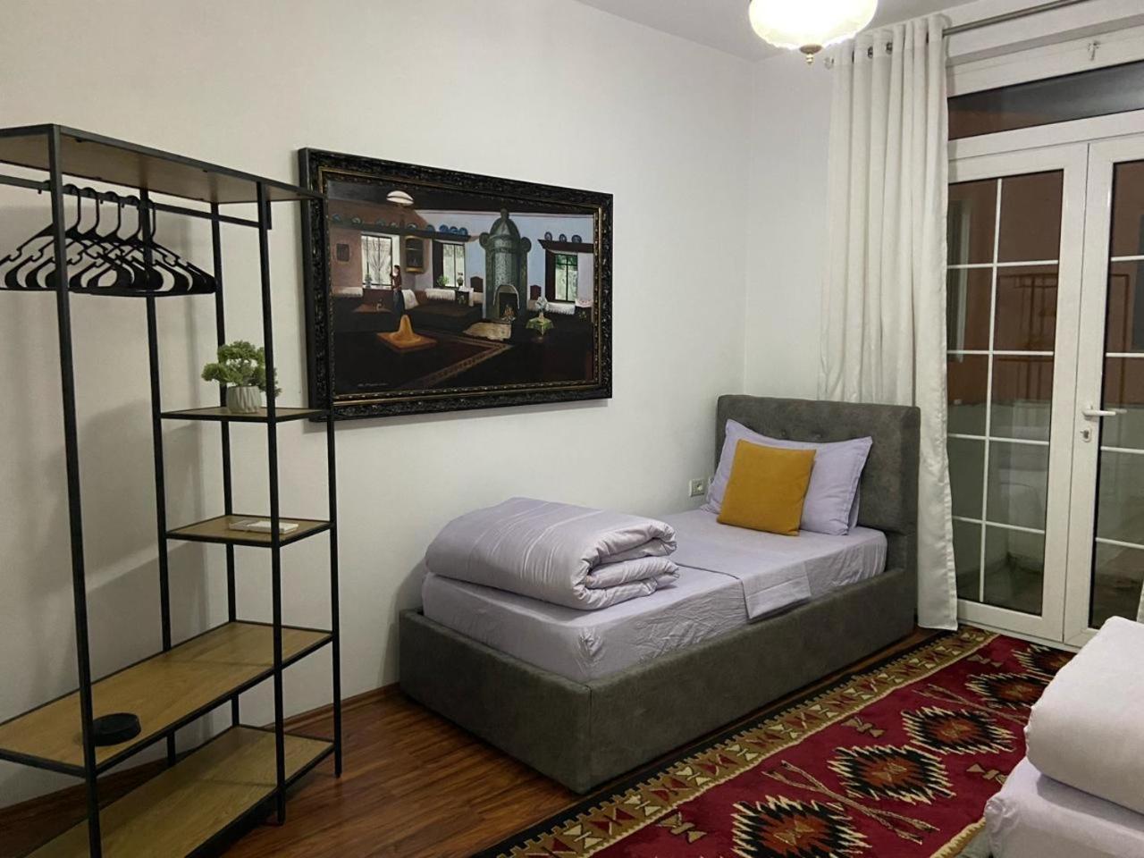 North Star Hostel Shkodër Екстериор снимка